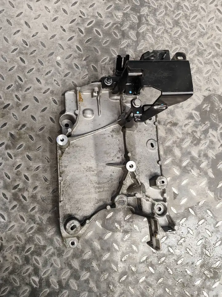 Opel Vivaro (2019 - ) 98411217 Кронштейн компрессора кондиционера воздуха — фото 1