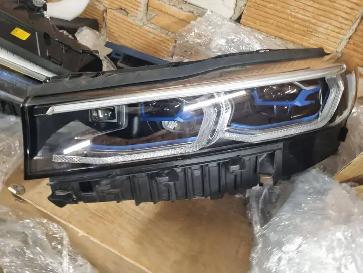 BMW 7 G11 G12 (2015 - 2022) 11547320000 Передняя фара — фото 7
