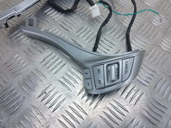 Nissan Qashqai (2013 - 2017) 874A Кнопки на рулевом колесе — фото 3