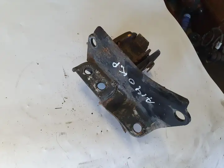Toyota Corolla Verso E121 (2004 - 2007) Кронштейн двигателя — фото 2