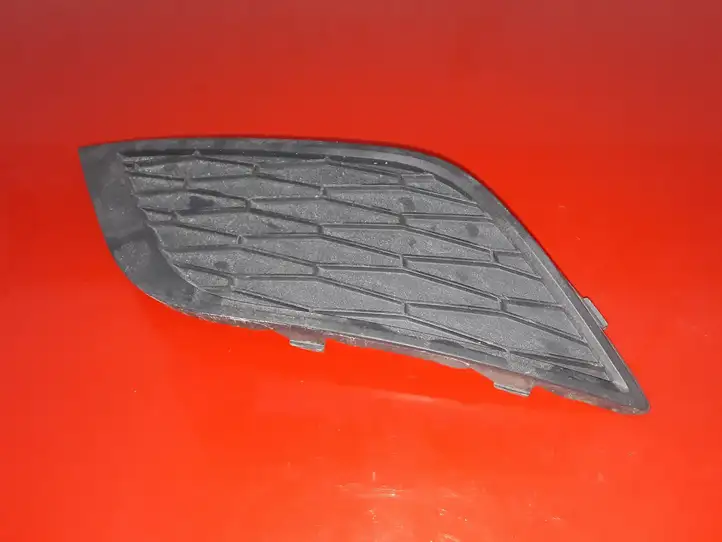Seat Toledo IV (NH) (2011 - ) 6JA807367 Нижняя решетка переднего бампера — фото 1
