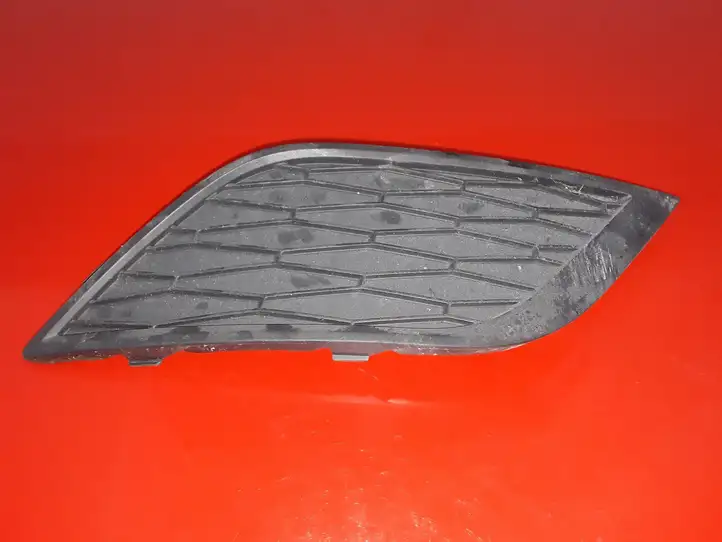 Seat Toledo IV (NH) (2011 - ) 6JA807368 Нижняя решетка переднего бампера — фото 1