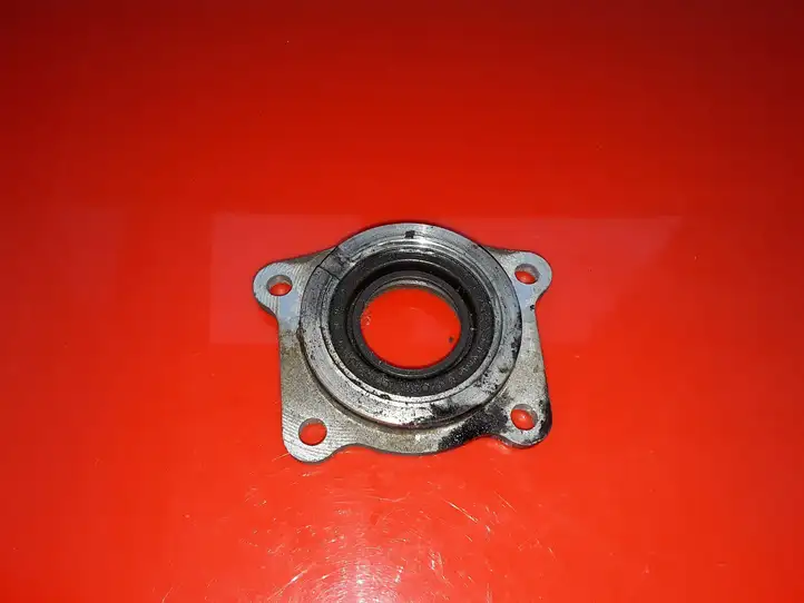Opel Astra H (2004 - 2009) 55192374 Прочие детали моторного отсека — фото 1