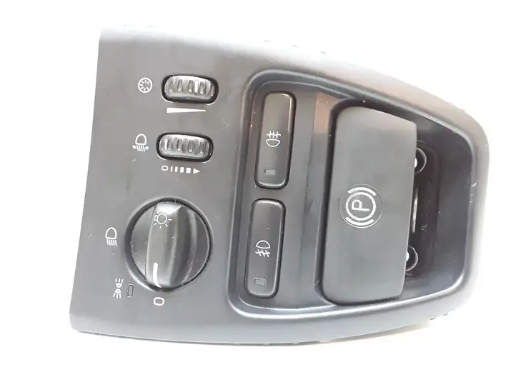 Volvo XC90 (2006 - 2014) 30739304 Включатель фонарей — фото 1