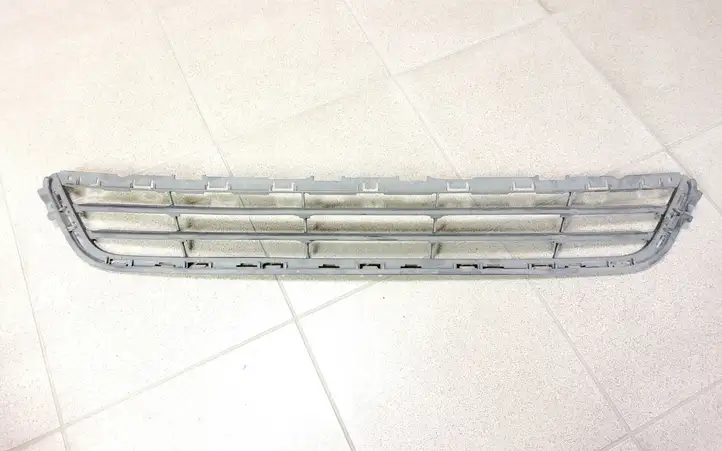 Ford Fusion II (2013 - ) DS7317B968ABW Нижняя решетка переднего бампера — фото 1