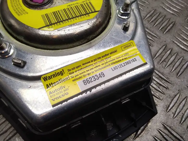Volvo C30 (2007 - 2010) 8623349 Подушка безопасности руля — фото 2