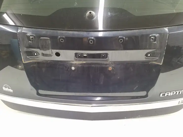 Chevrolet Captiva (2013 - 2016) Крышка багажника — фото 11