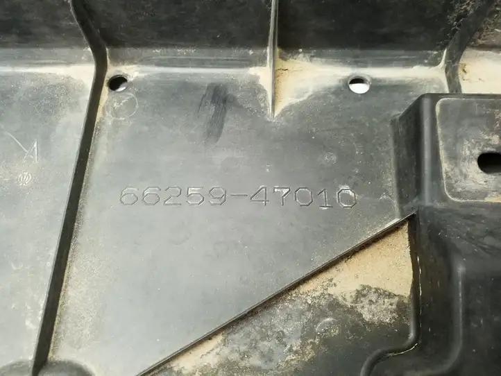 Toyota Prius Prime (2017 - ) 6625947010 Защита заднего бампера — фото 4