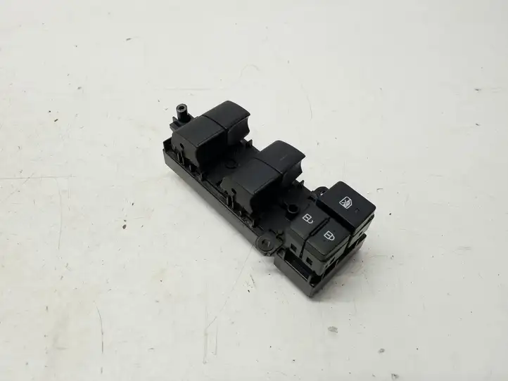Toyota Prius Prime (2017 - ) 8404048210 Блок кнопок стеклоподъемников — фото 1