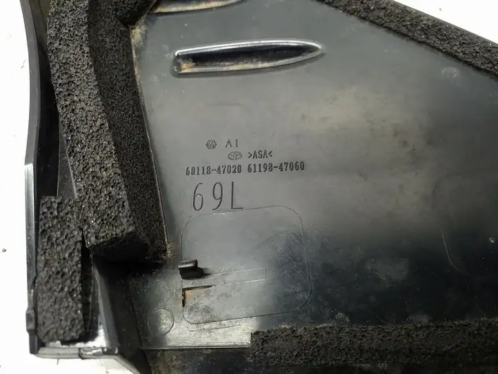 Toyota Prius Prime (2017 - ) 6011847020 Накладка крыла — фото 3