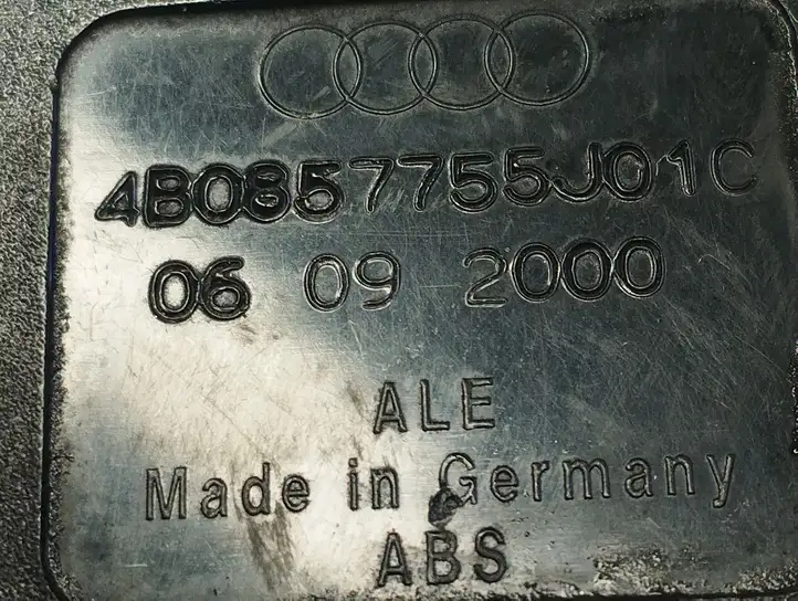 Audi A6 S6 C5 4B (1997 - 2001) 4B0857755J Замок переднего ремня — фото 5