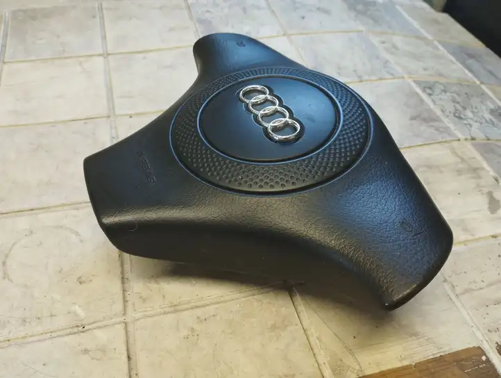 Audi A6 S6 C5 4B (1997 - 2001) 8D0880201H Подушка безопасности руля — фото 5