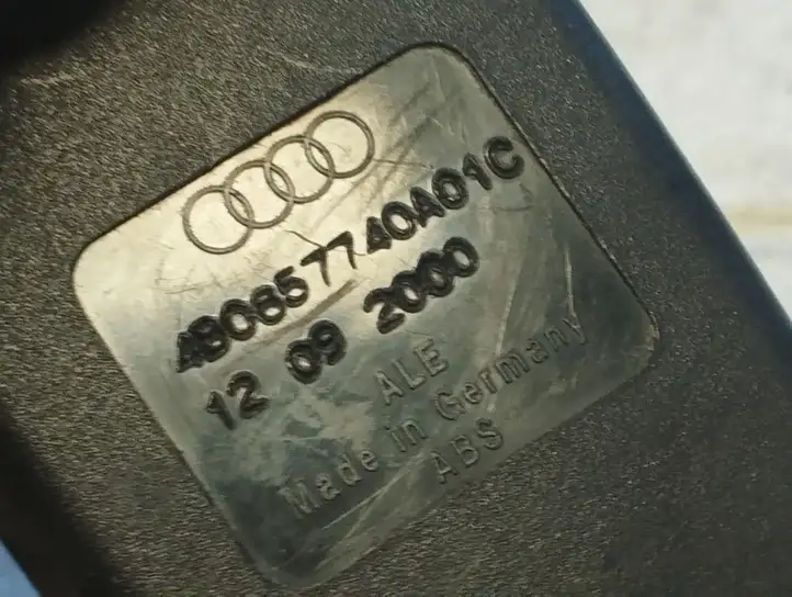 Audi A6 S6 C5 4B (1997 - 2001) 4B0857740A01C Замок заднего ремня — фото 2