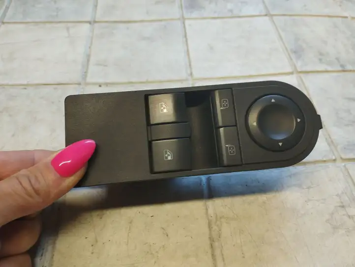 Opel Astra H (2004 - 2009) 13183679 Кнопка стеклоподъемников — фото 4