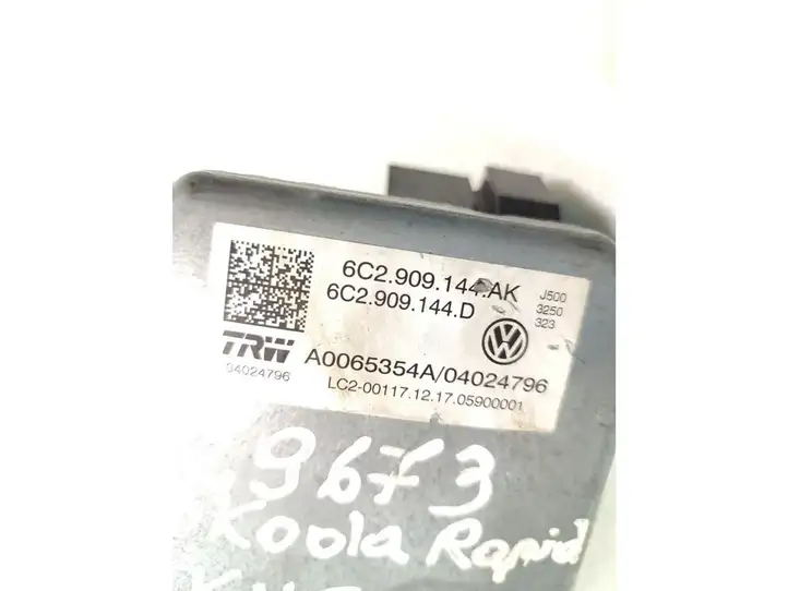 Skoda Rapid (NH) (2012 - 2019) 6C2909144AK Блок управления рулевой рейкой — фото 6