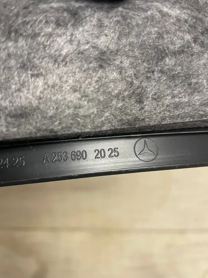 Mercedes-Benz GLC X253/C253 (2015 - ) A2536902025 Верхняя обшивка стойки D — фото 5