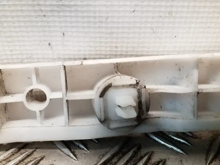 Nissan Juke I F15 (2010 - 2018) 852291KA0A Кронштейн заднего бампера — фото 2