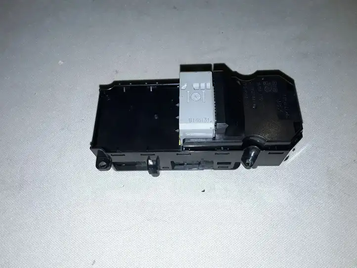 Honda CR-V (2012 - 2016) 83540T1G Блок кнопок стеклоподъемников — фото 3