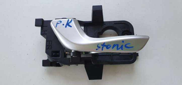 82613H8500 KIA Stonic Rankenėlė atidarymo vidinė