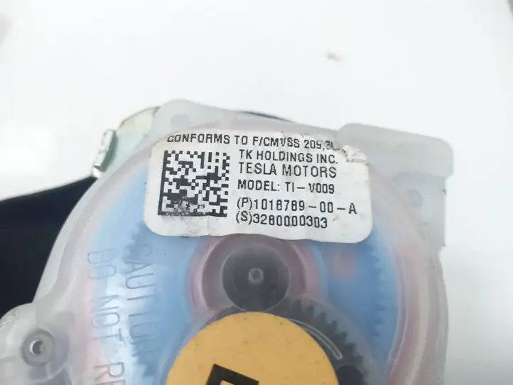 Tesla Model S (2016 - 2021) 101878900A Передний ремень безопасности — фото 3