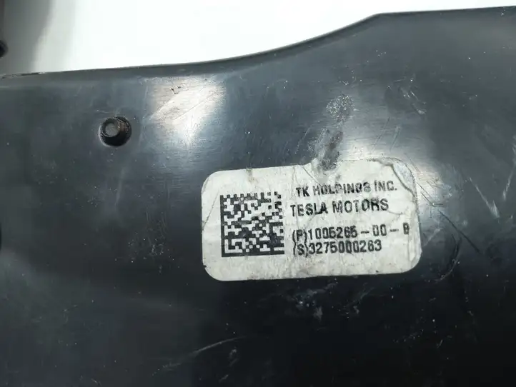 Tesla Model S (2016 - 2021) 101878800A Передний ремень безопасности — фото 4