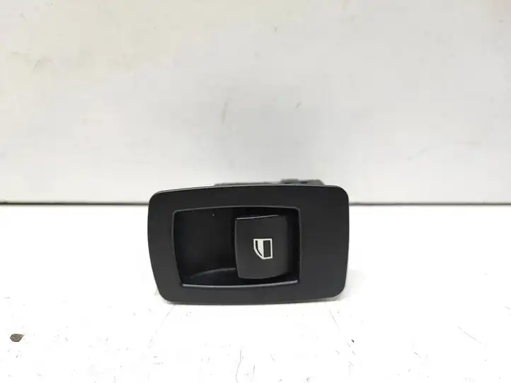 BMW X3 E83 (2003 - 2010) 9113773 Кнопка стеклоподъемников — фото 1