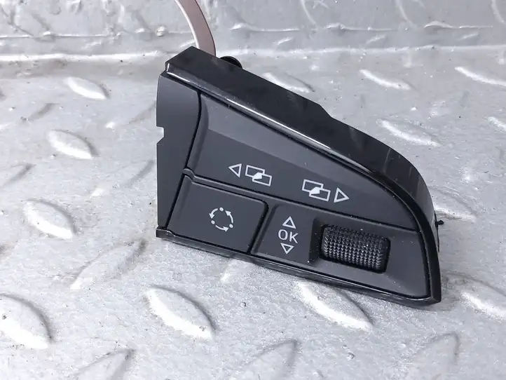 Seat Ibiza V (KJ) (2017 - ) 5F0919719 Кнопки на рулевом колесе — фото 4