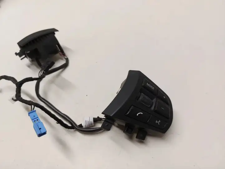 BMW 3 F30 F35 F31 (2012 - 2018) 9261859 Кнопки на рулевом колесе — фото 1