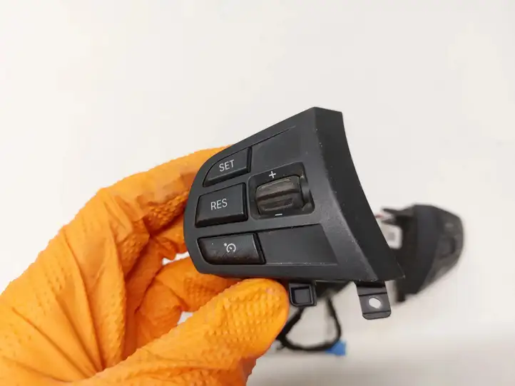 BMW 3 F30 F35 F31 (2012 - 2018) 9261859 Кнопки на рулевом колесе — фото 2