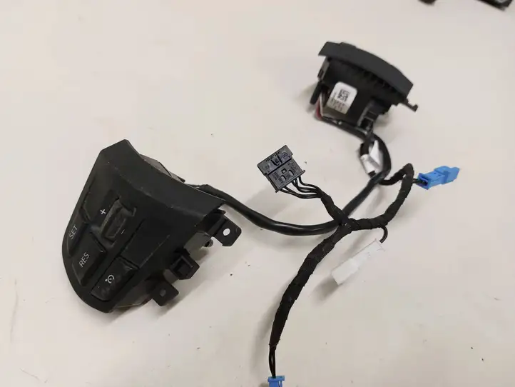 BMW 3 F30 F35 F31 (2012 - 2018) 9261859 Кнопки на рулевом колесе — фото 4