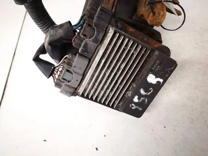 Toyota Avensis T250 (2003 - 2006) 8987120050 Блок управления форсунками — фото 1
