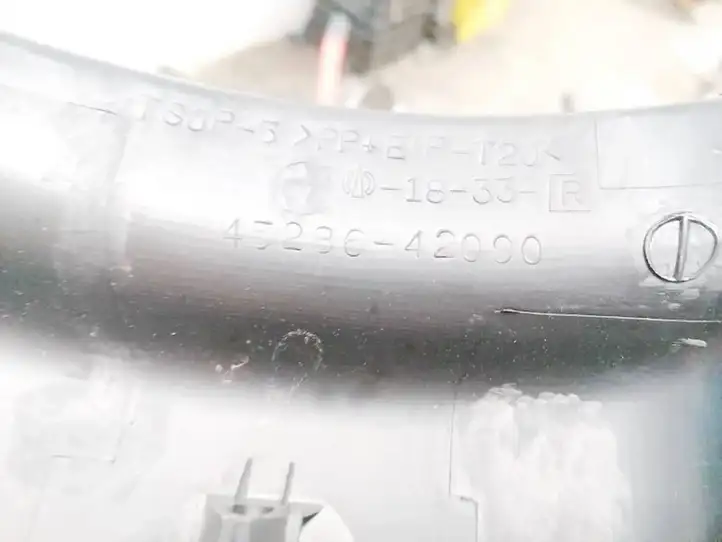 Toyota RAV 4 (XA20) (2000 - 2005) 4528642090 Обшивка рулевой колонки — фото 3