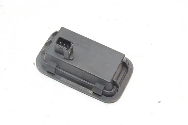 Mercedes-Benz C W204 (2007 - 2014) 2128210651 Кнопка закрытия багажника — фото 4