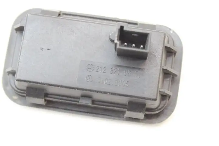 Mercedes-Benz C W204 (2007 - 2014) 2128210651 Кнопка закрытия багажника — фото 5