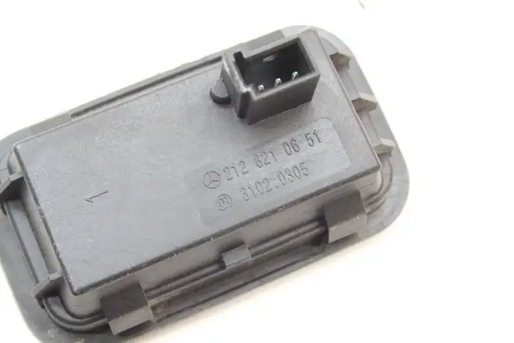 Mercedes-Benz C W204 (2007 - 2014) 2128210651 Кнопка закрытия багажника — фото 6
