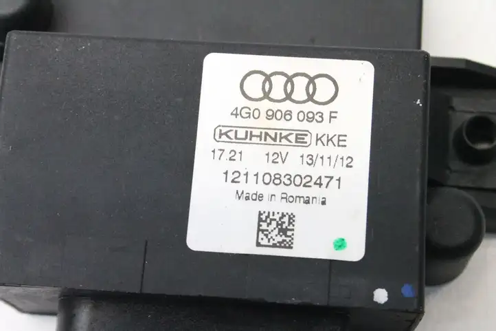 Audi A4 S4 B8 8K (2011 - 2015) 4G0906093F Блок управления топливным насосом — фото 4