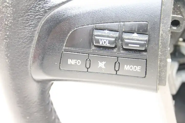 Mazda 5 (2010 - 2016) Руль — фото 2