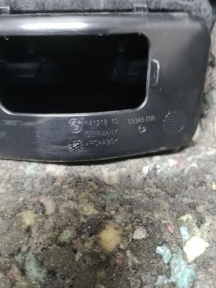 BMW 7 G11 G12 (2015 - 2022)  7421520 Задний подоконник