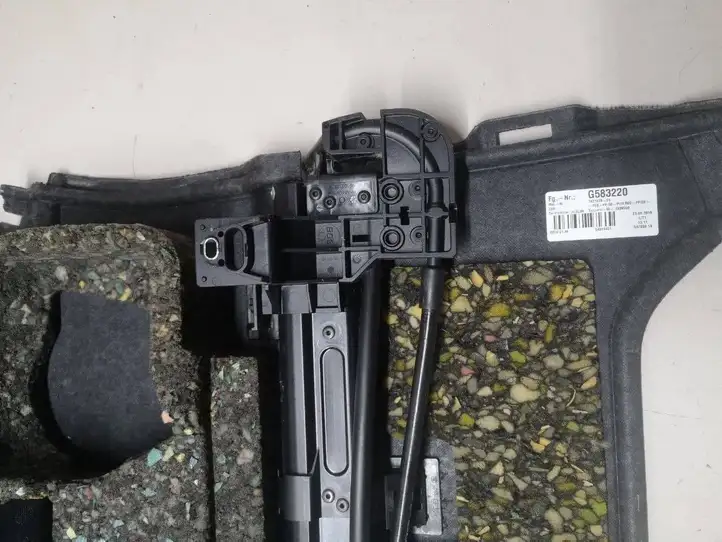 BMW 7 G11 G12 (2015 - 2022)  7421520 Задний подоконник