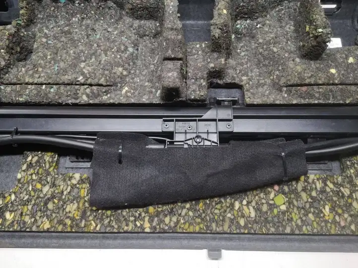 BMW 7 G11 G12 (2015 - 2022)  7421520 Задний подоконник