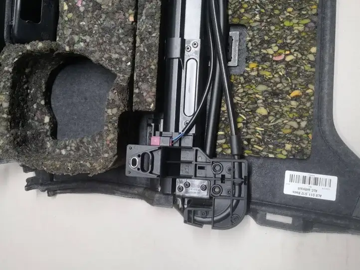 BMW 7 G11 G12 (2015 - 2022)  7421520 Задний подоконник