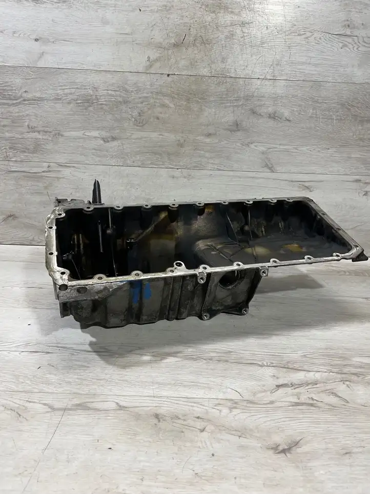 BMW X5 E70 (2006 - 2013) 11137796 Картер двигателя — фото 8