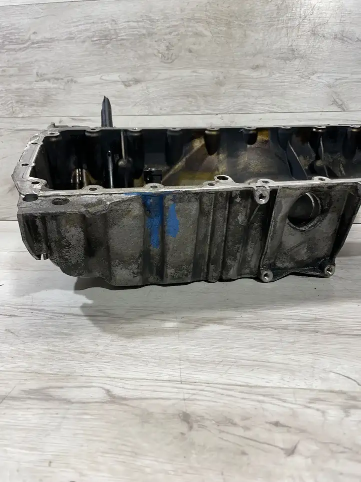 BMW X5 E70 (2006 - 2013) 11137796 Картер двигателя — фото 15