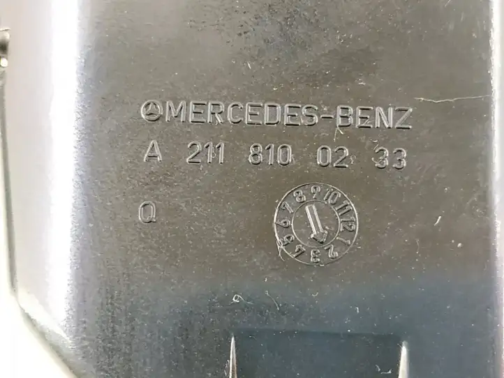 Mercedes-Benz E W211 (2002 - 2009) Задняя пепельница — фото 6