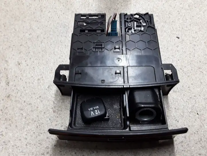 Mercedes-Benz ML W164 (2005 - 2011) A1648100030 Передняя пепельница — фото 1
