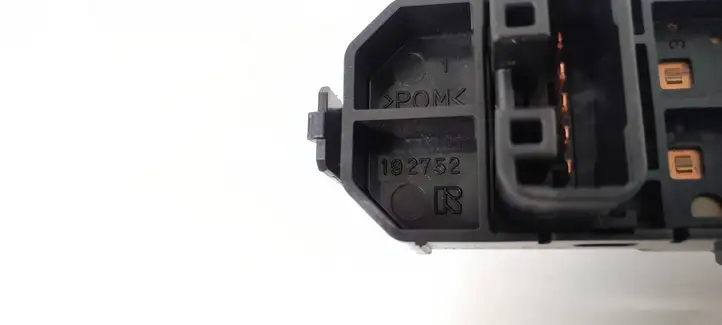 Subaru Justy (2007 - 2011) 192752 Блок кнопок стеклоподъемников — фото 5