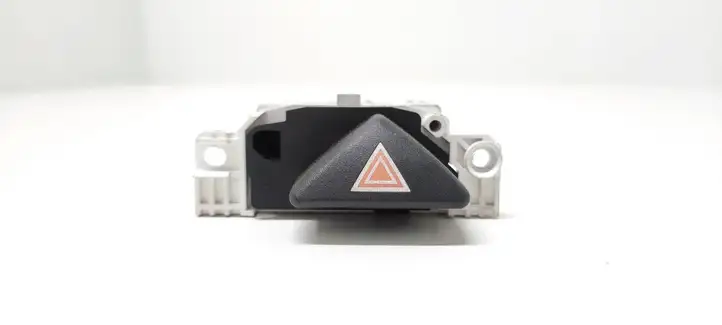 Ford Focus (1998 - 2004) 98AG13A350AD Включатель аварийных фонарей — фото 1