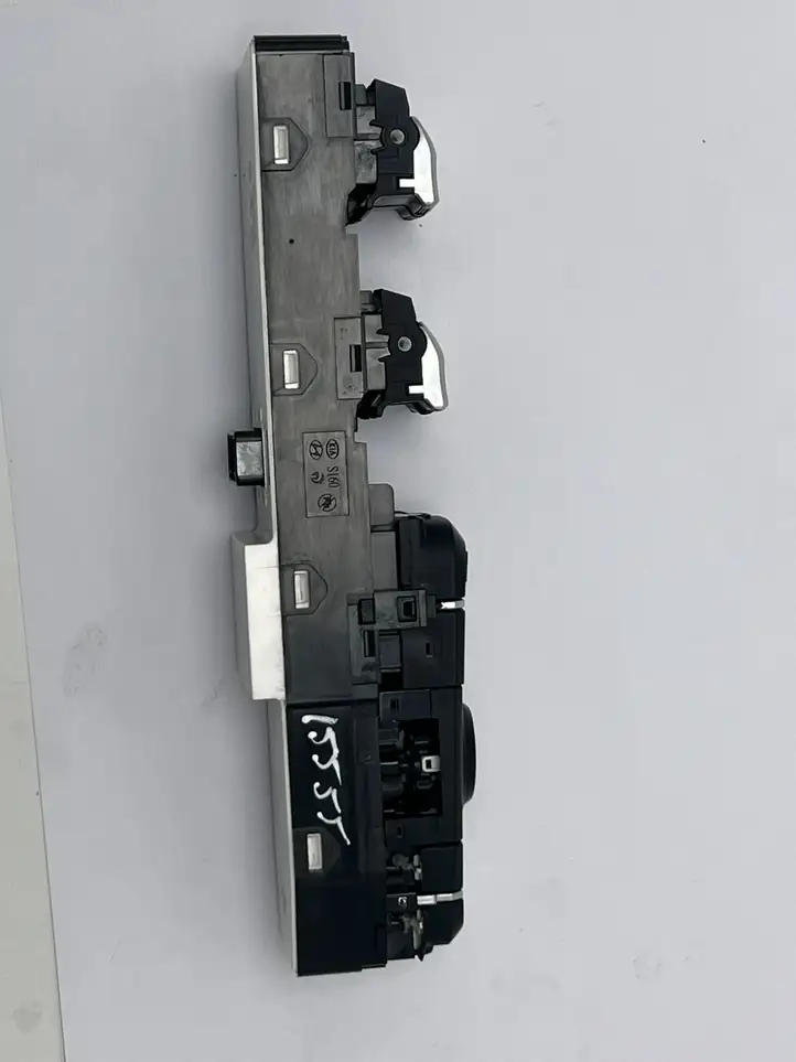 Kia Optima (2015 - 2018) 299158167 Кнопка стеклоподъемников — фото 4