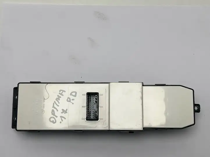 Kia Optima (2015 - 2018) 93575D4AE0BYF Кнопка стеклоподъемников — фото 2