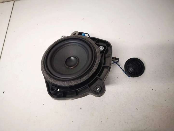 51427246672 BMW X3 F25 Garsiakalbis (-iai) priekinėse duryse